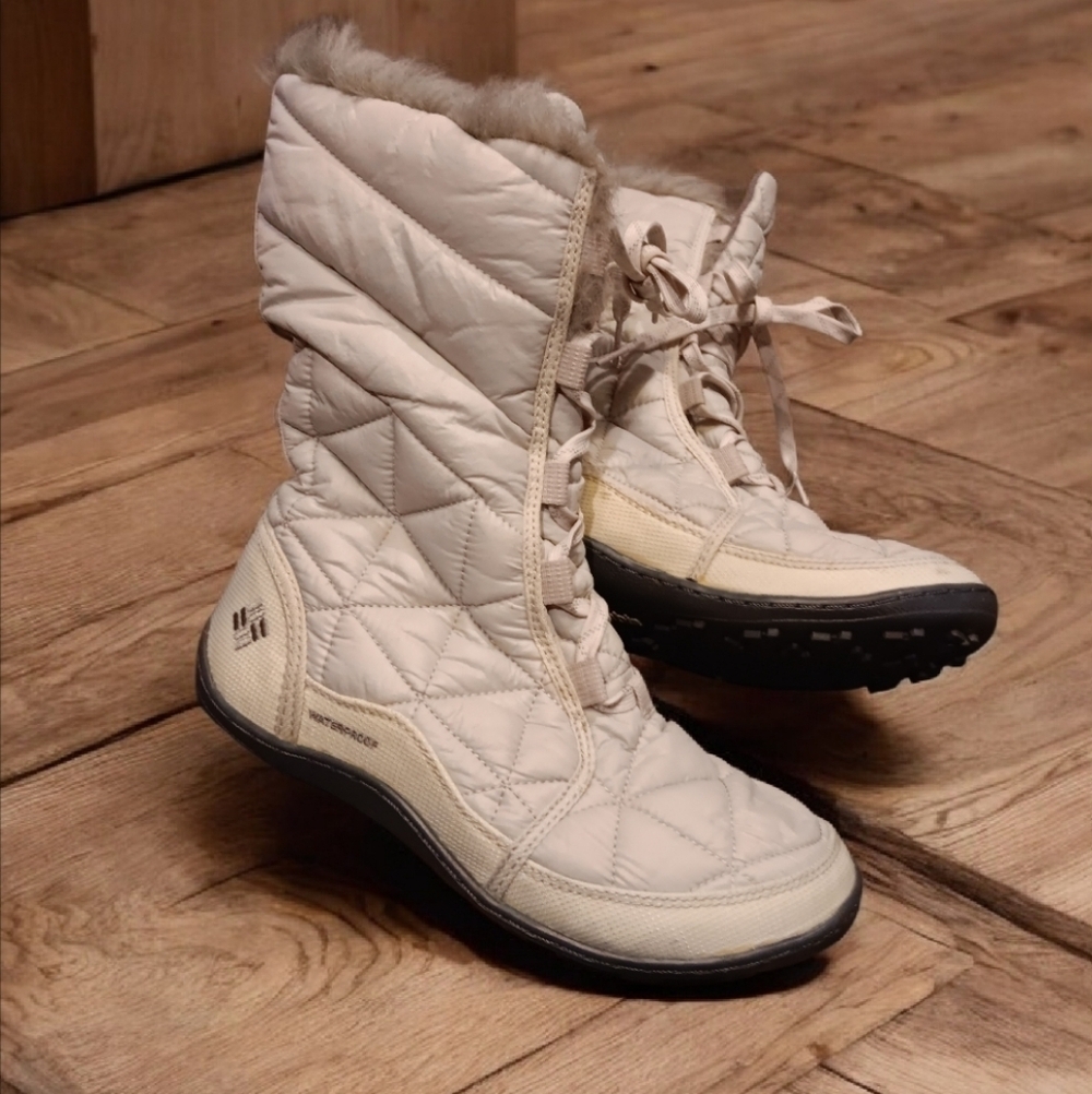 Columbia Women's Quilted Winter Boots - Cream Sz 75